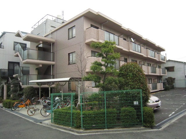 神戸市中央区東川崎町の賃貸物件外観写真