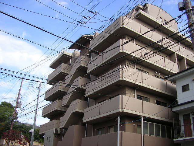 神戸市中央区中山手通の賃貸物件外観写真