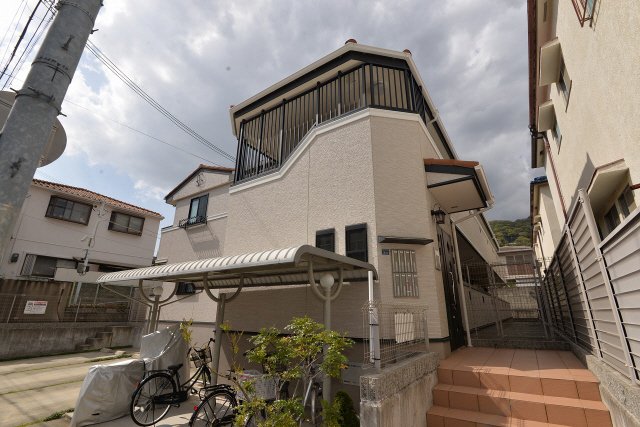 神戸市東灘区岡本の賃貸物件外観写真