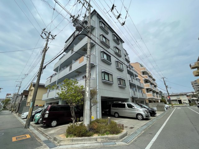 明石市松の内の賃貸物件外観写真