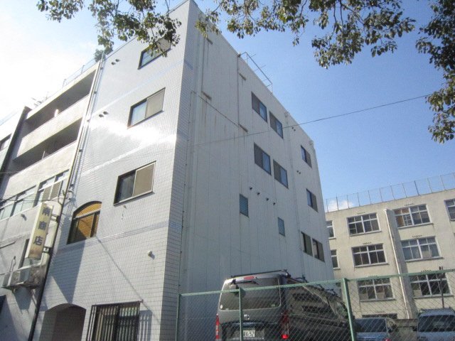 神戸市中央区東川崎町の賃貸
