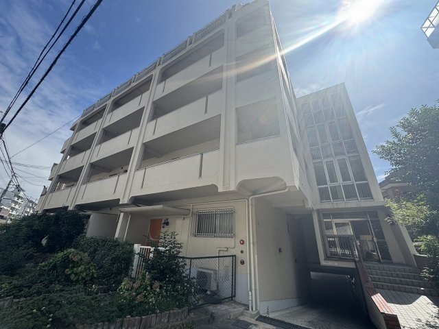 神戸市中央区山本通の賃貸物件外観写真