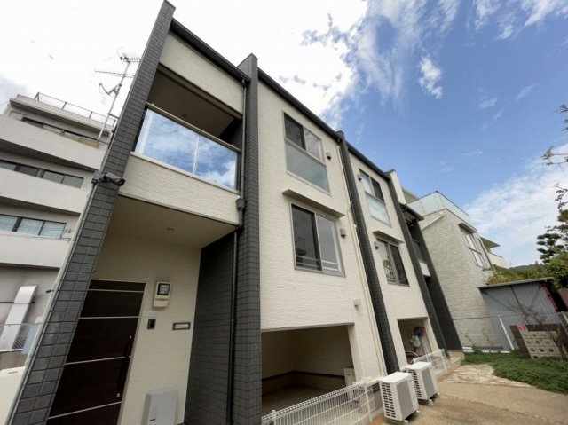 神戸市東灘区岡本の賃貸物件外観写真