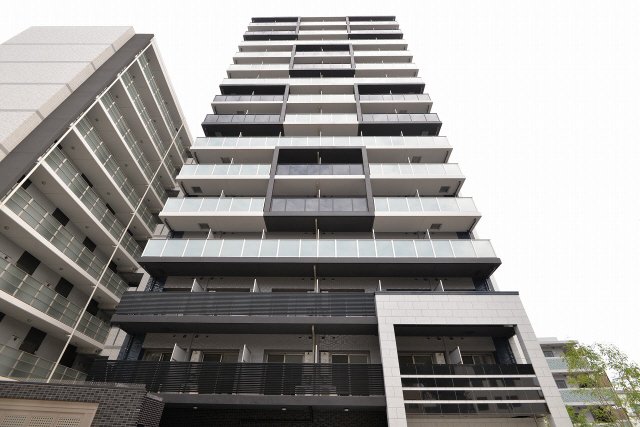 神戸市兵庫区西出町の賃貸物件外観写真