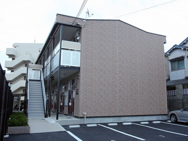 明石市魚住町西岡の賃貸物件外観写真