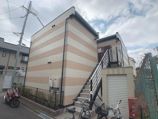 尼崎市三反田町の賃貸物件外観写真