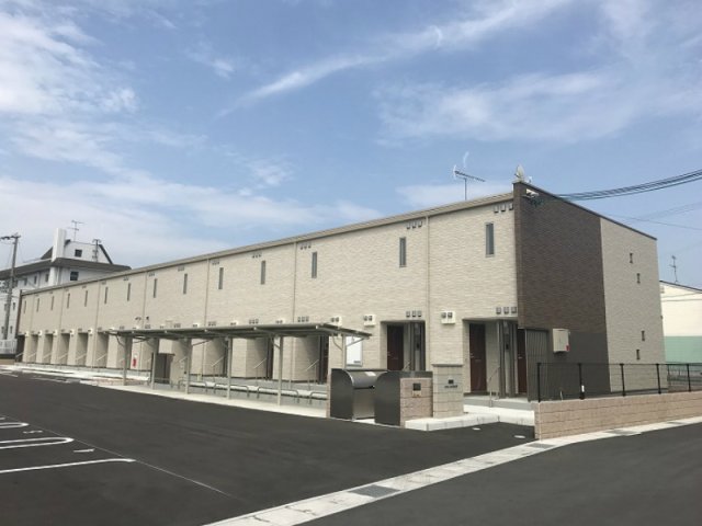 三木市平田の賃貸物件外観写真