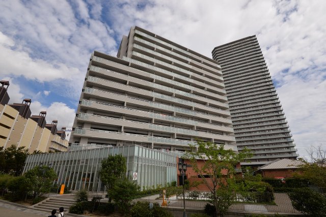 神戸市中央区東川崎町の賃貸