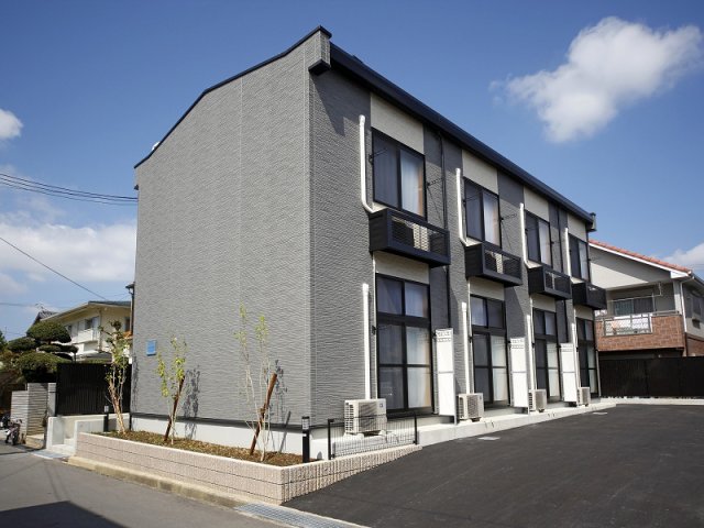 三木市志染町中自由が丘の賃貸物件外観写真