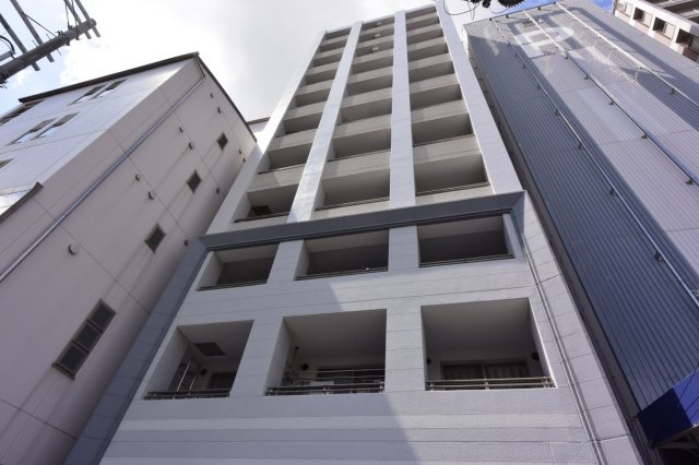 神戸市中央区雲井通の賃貸物件外観写真