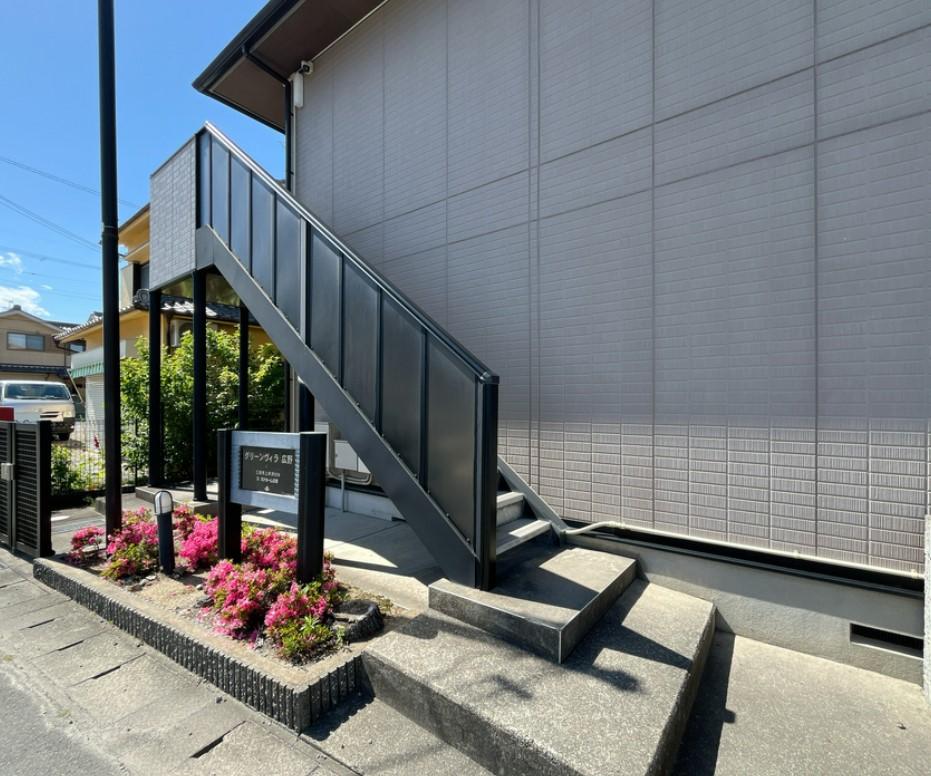 三田市上井沢の賃貸物件外観写真