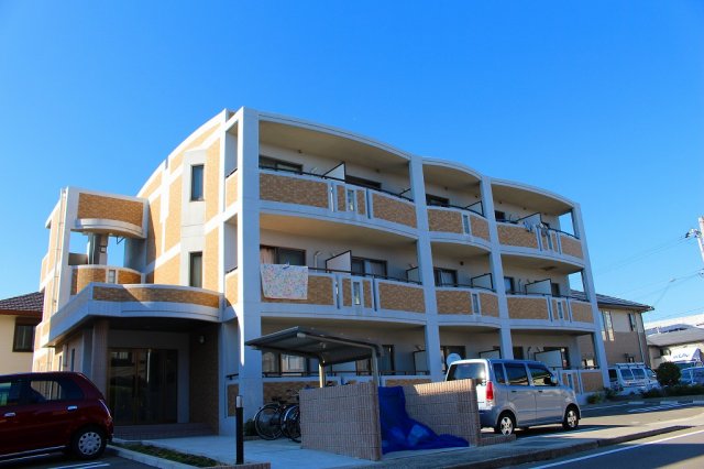 明石市二見町西二見駅前の賃貸物件外観写真