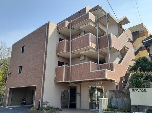 神戸市北区鈴蘭台東町の賃貸物件外観写真