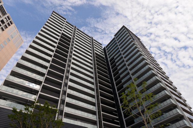 神戸市中央区東川崎町の賃貸物件外観写真