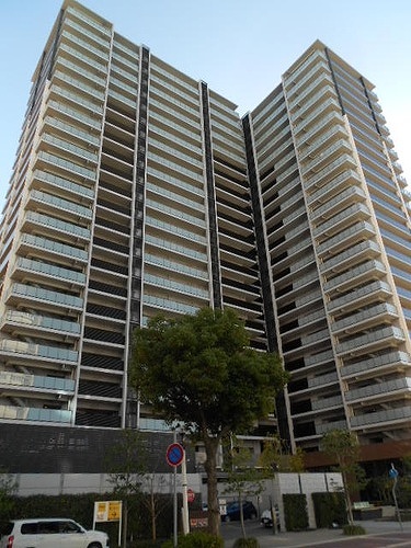 神戸市中央区東川崎町の賃貸物件外観写真