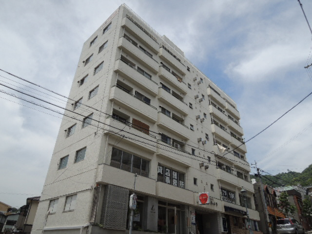 神戸市中央区山本通の賃貸物件外観写真
