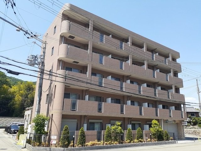 神戸市北区谷上東町の賃貸物件外観写真
