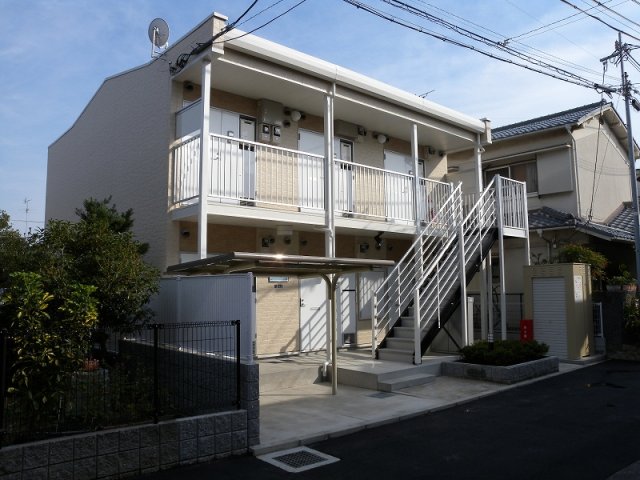 レオパレス近松Ⅱ 101|尼崎市上坂部(JR福知山線塚口駅)のアパート外観 レオパレス近松Ⅱ 101|尼崎市上坂部(JR福知山線塚口駅)のアパート外観