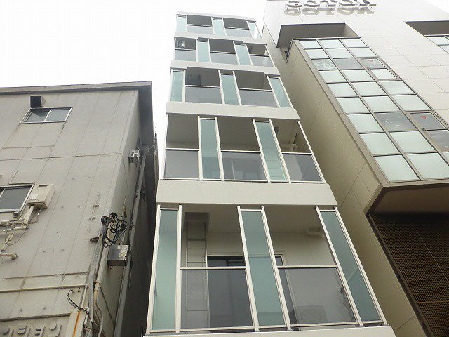 神戸市兵庫区大開通の賃貸物件外観写真