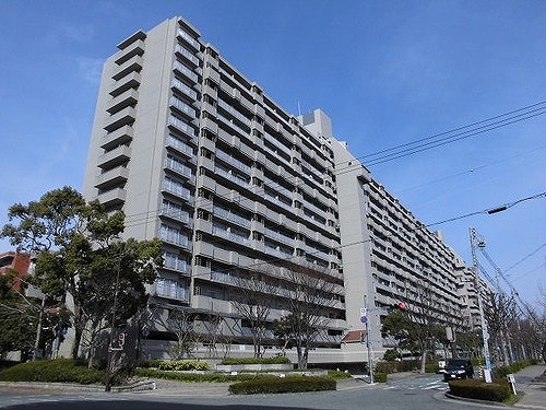 神戸市中央区港島中町の賃貸物件外観写真