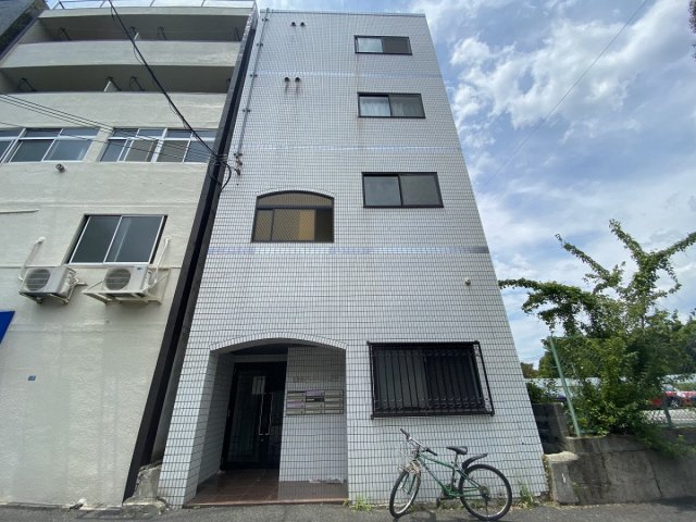 神戸市中央区東川崎町の賃貸物件外観写真