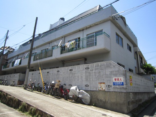 神戸市中央区楠町の賃貸物件外観写真
